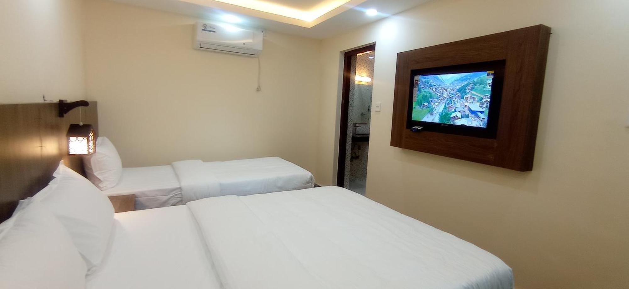 Hotel Aerolink Катманду Екстериор снимка
