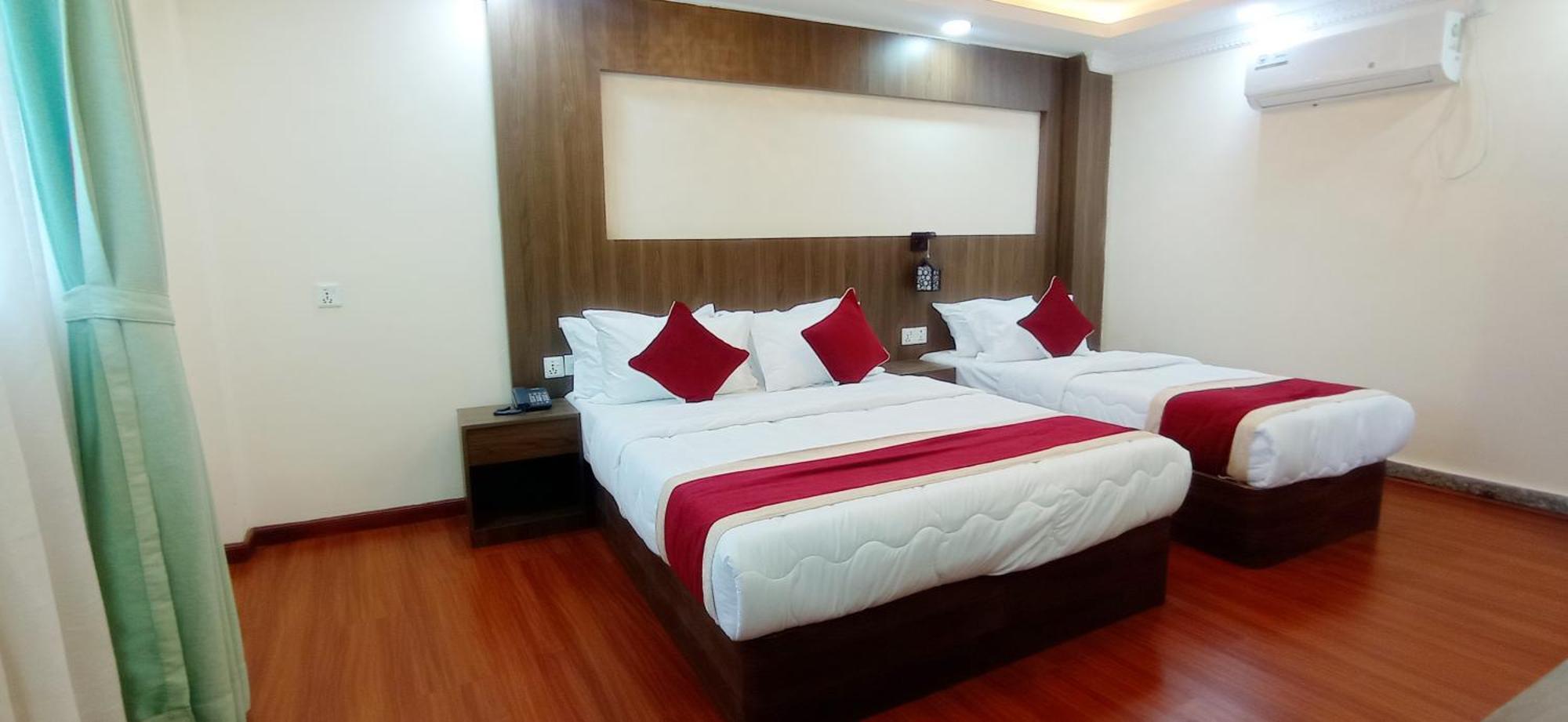 Hotel Aerolink Катманду Екстериор снимка